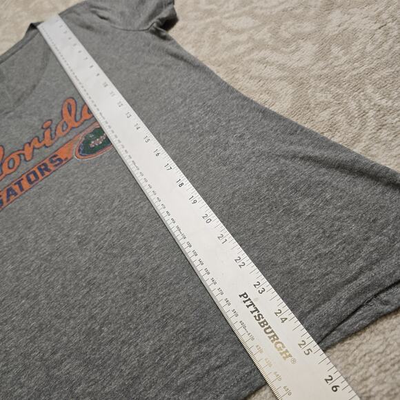 Florida Gators T Shirt Womens Small Gray Deep V National Collegian - Picture 6 of 7